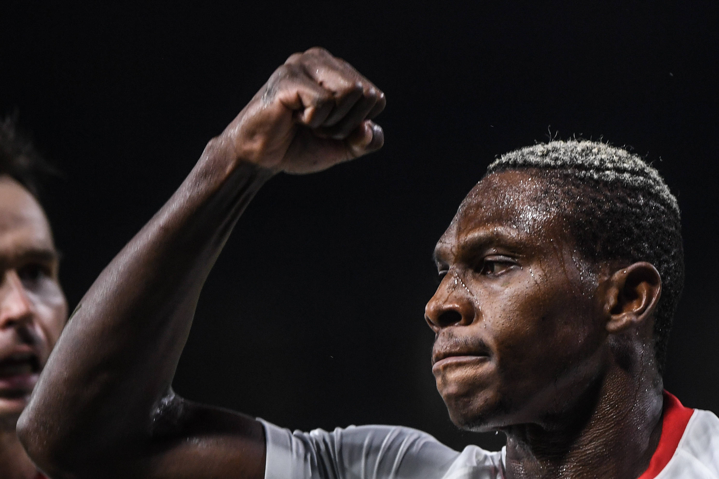 关于苏宁华丽进球，逆转深圳佳兆业，继续领跑积分榜的信息