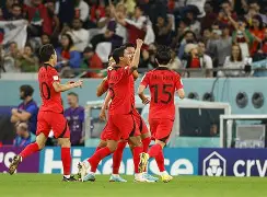 詹姆斯在日本队比赛中赛况扑朔迷离，战术调整引发热议！